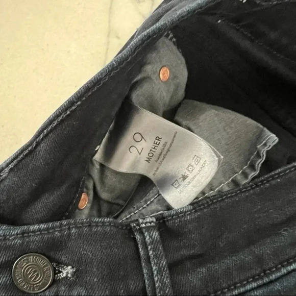 MOTHER The Stunner Zip Two Step Fray Jean in Holding Hands B799 - Picture 5 of 8